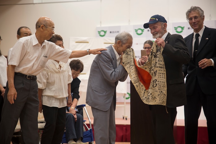 Marine returns Japanese WWII flag to original family