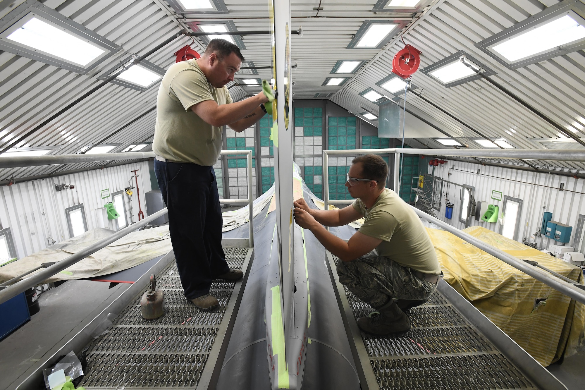 New tail commemorates final Hill AFB F-16