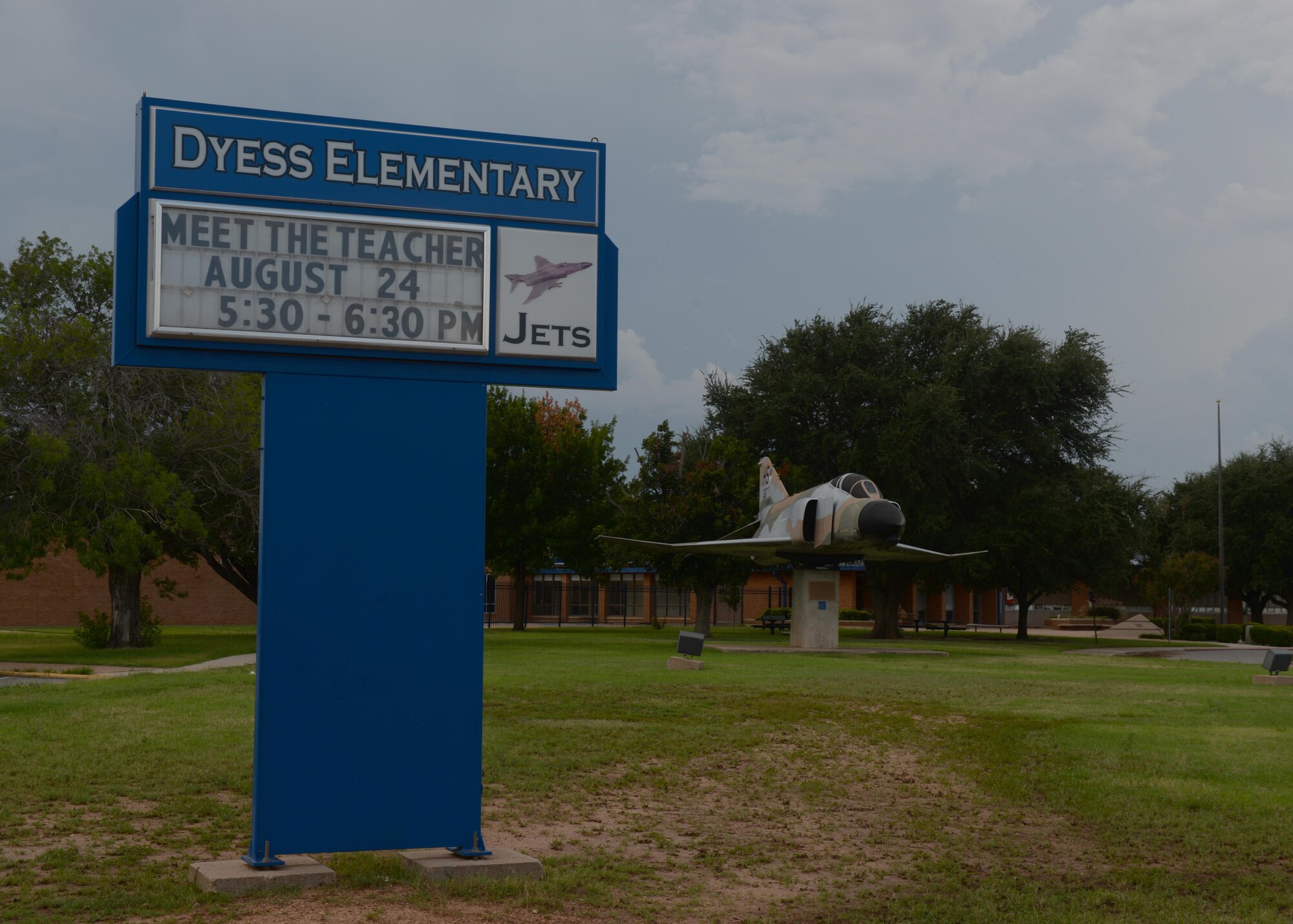 Safety and information for new school season > Dyess Air Force Base