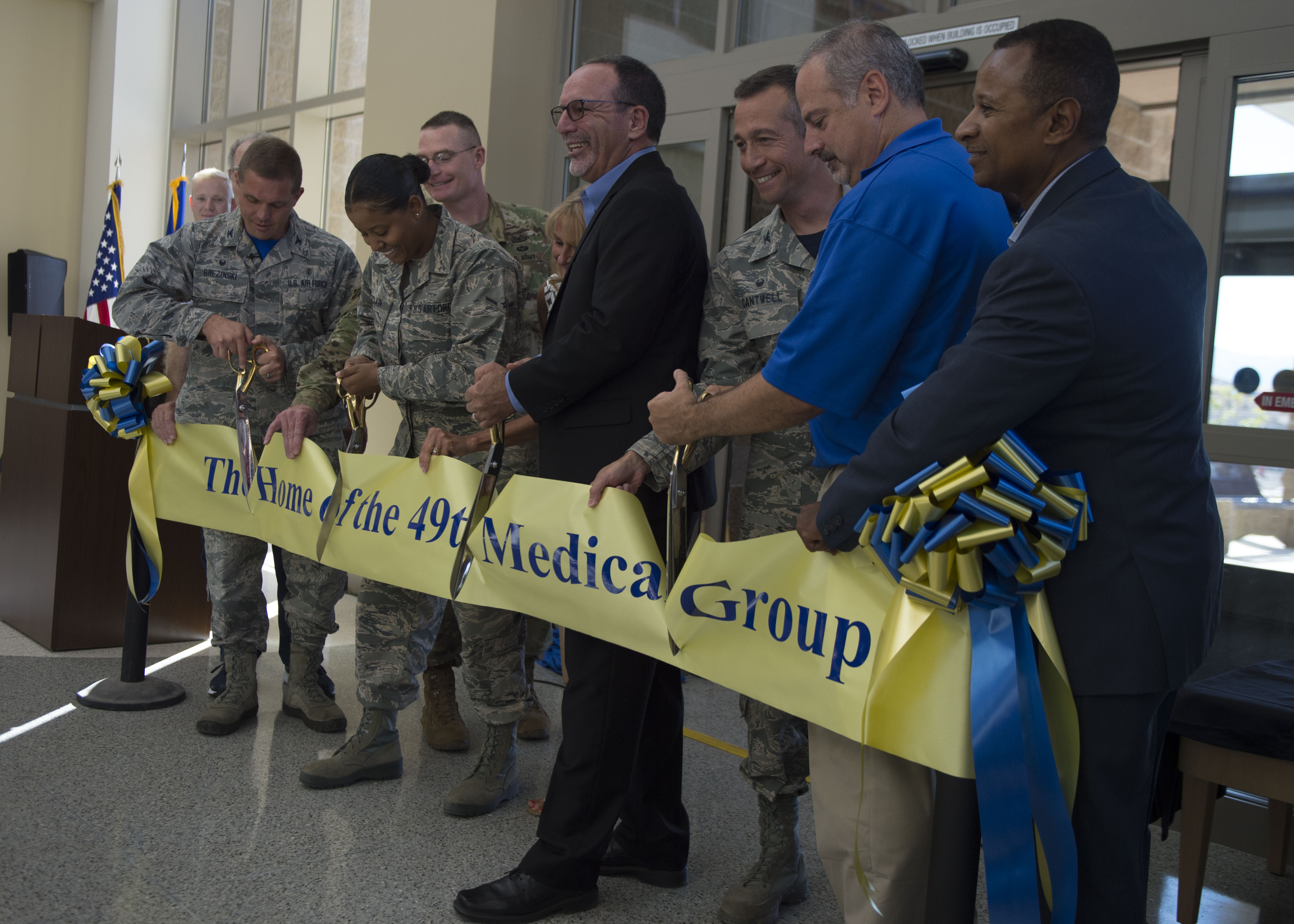Holloman medical clinic celebrates opening with ribbon cutting