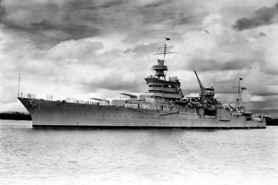 USS Indianapolis underway in Pearl Harbor.