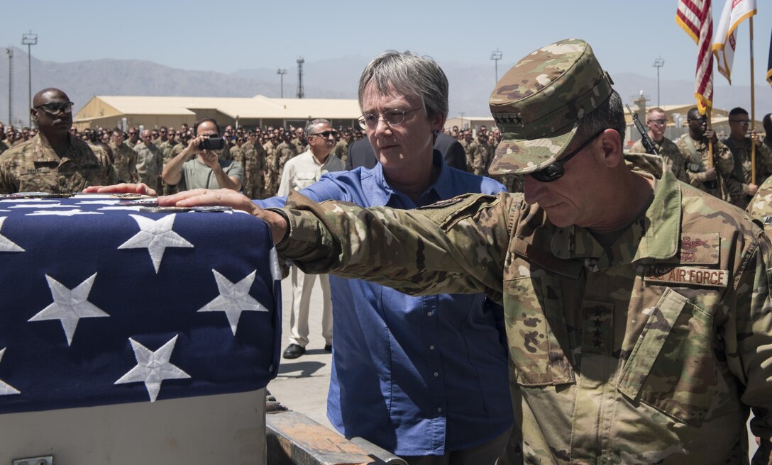 SECAF, CSAF visit Bagram Airmen
