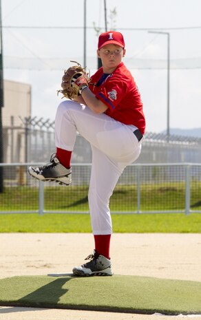 Friendly Baseball Tournament unites American, Japanese families