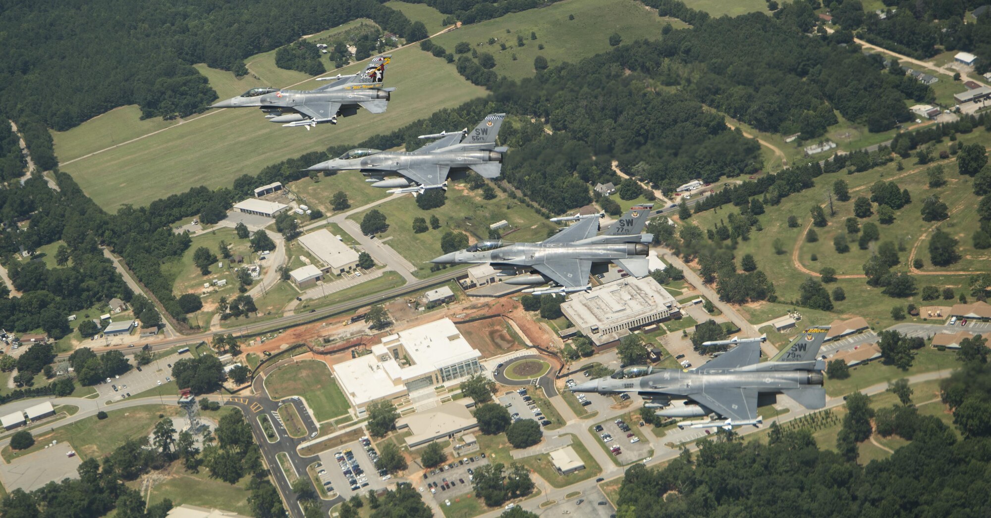 Formation flight commemorates anniversaries