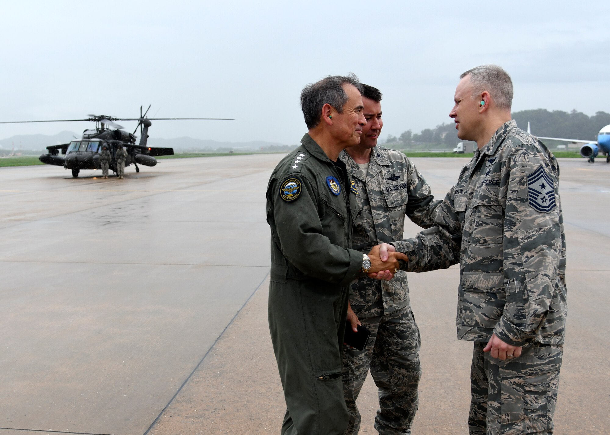 U.S. Admiral Harry Harris Jr., commander of U.S. Pacific Command, visits Osan Air Base, Republic of Korea on Aug. 21, 2017.
