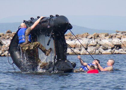 Amphibious zodiac boat training