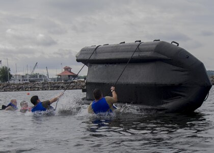 Amphibious zodiac boat training