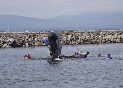 Amphibious zodiac boat training