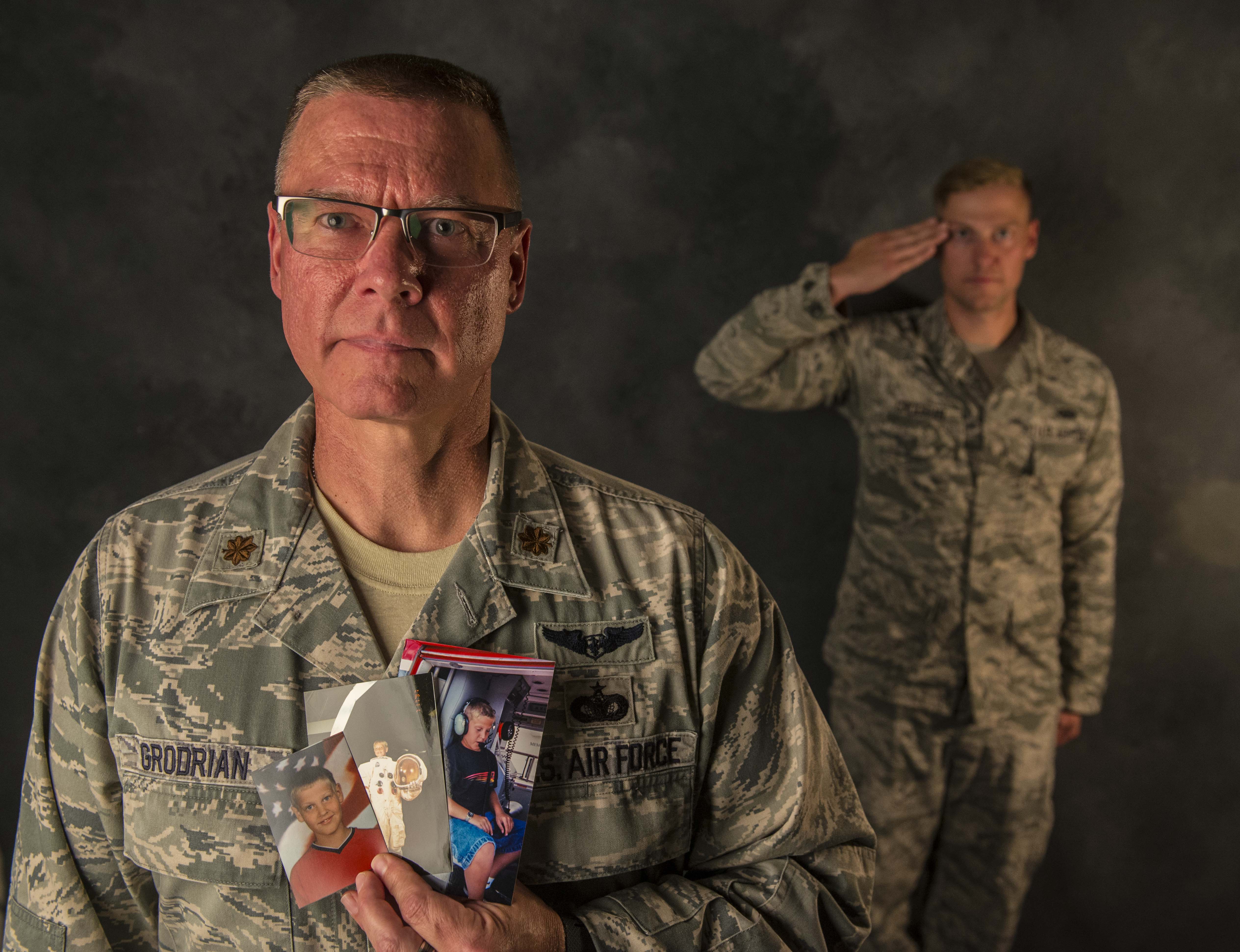 Father, son duo reunite at Scott AFB > Scott Air Force Base > Display