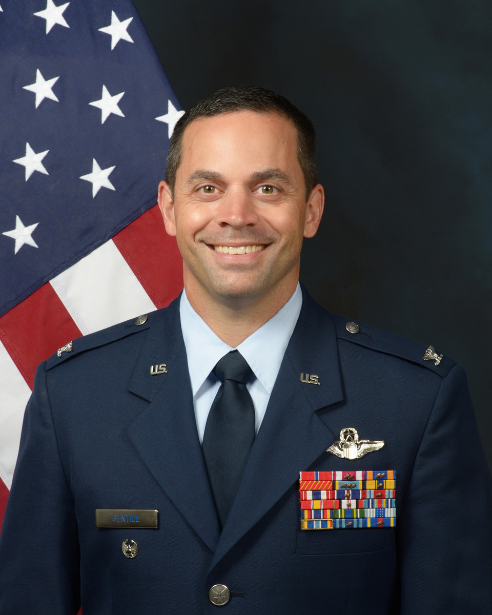 Colonel Lee G Gentile Jr