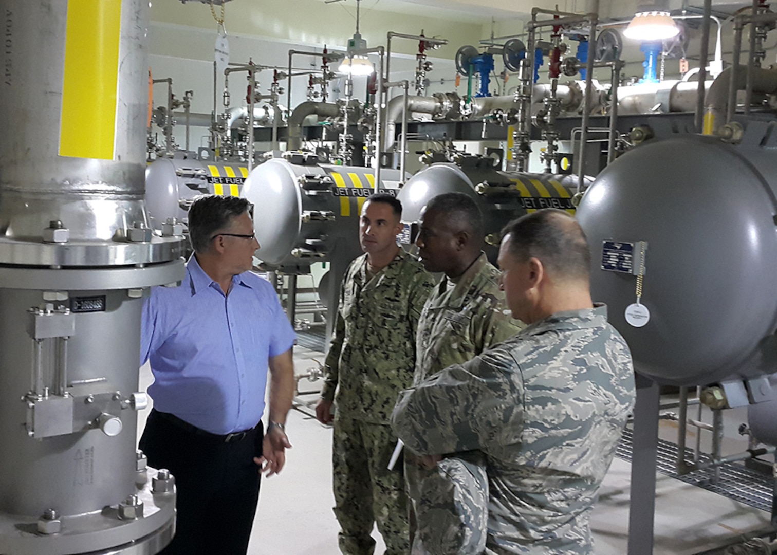 DLA director visits Defense Fuel Support Point with two other leaders