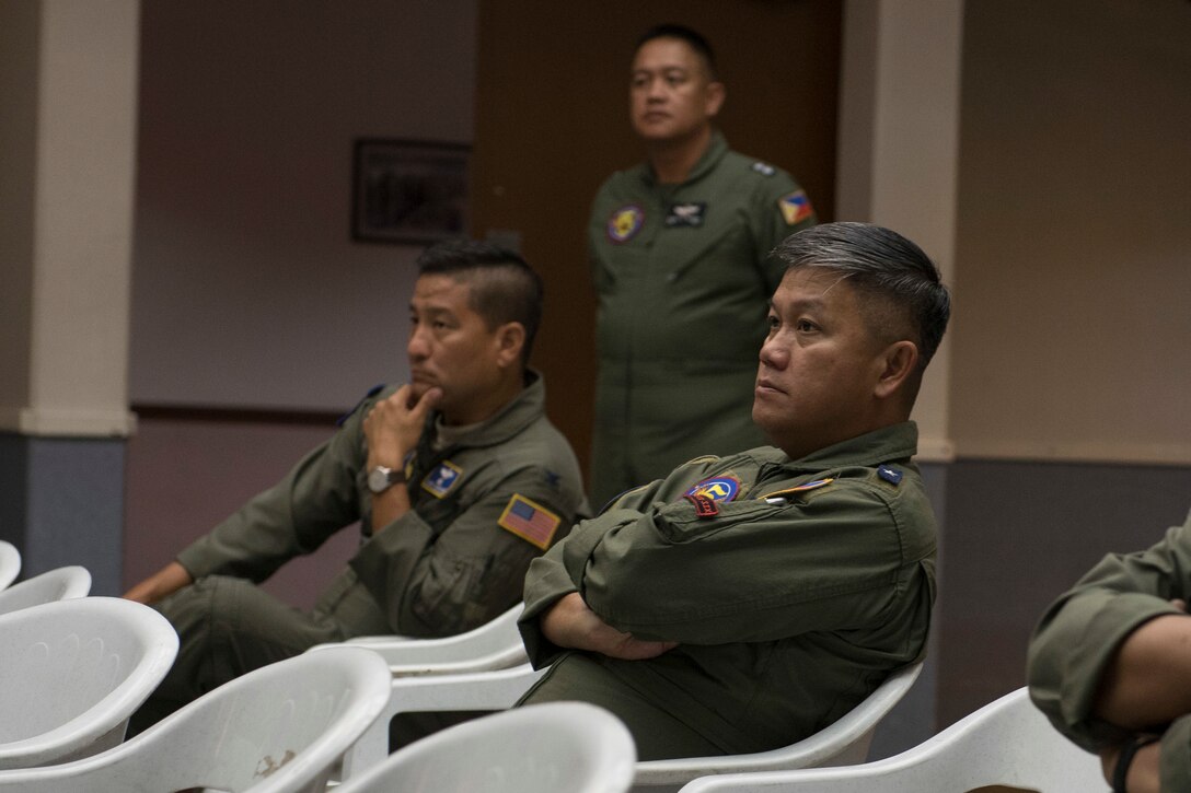 Aviation Subject Matter Exchange Unites U.S., Philippine Airmen