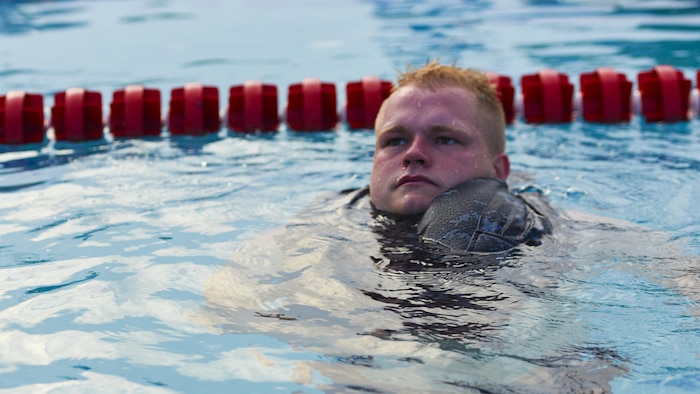 Sailors obtain their SCSQ