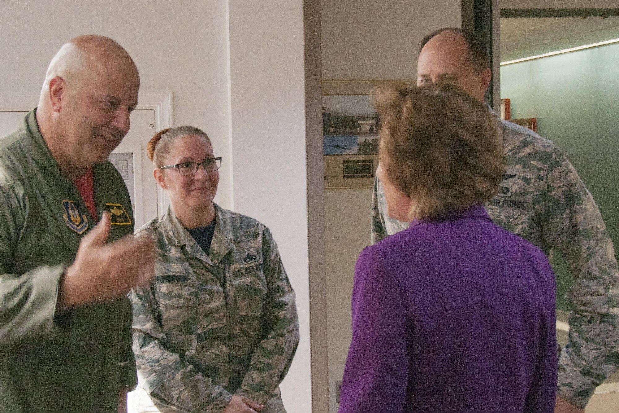 Congresswoman Vicky Hartzler visits 442d Fighter Wing
