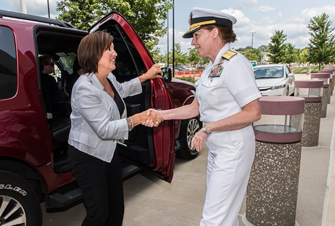 Ohio Lt. Governor visits the Defense Supply Center Columbus