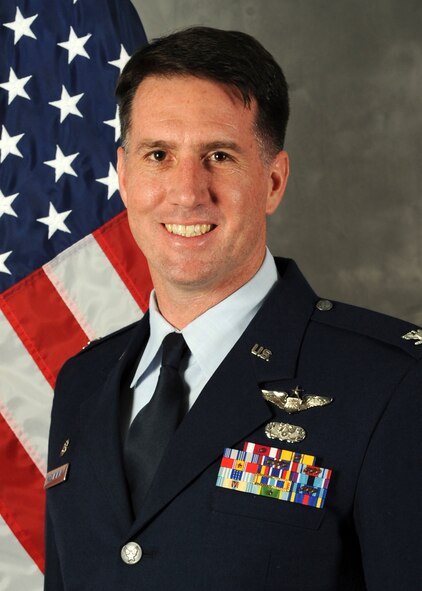 Official photo of Col. Michael Brian McClanahan.