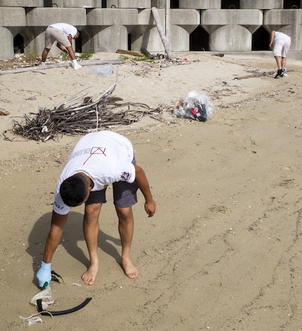 Single Marine Program volunteers cleanup Yuu Beach