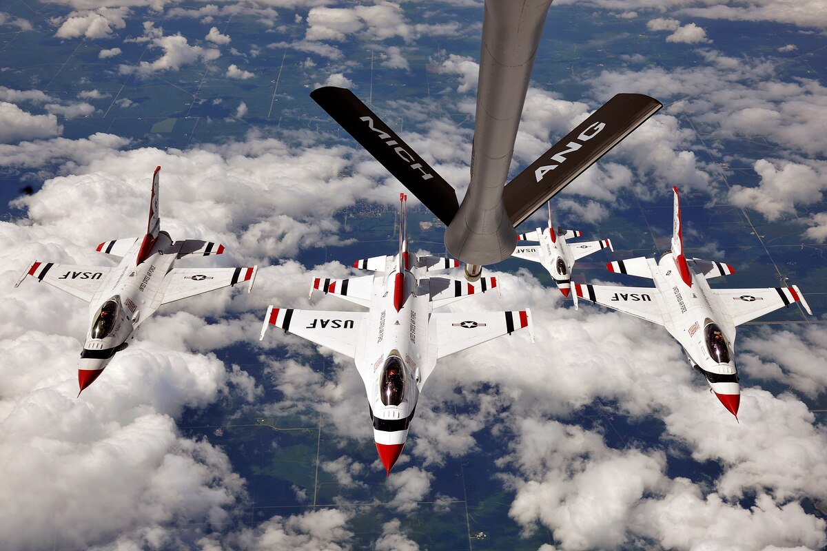 Thunderbirds to headline 2024 Selfridge Open House and Air Show > 127th