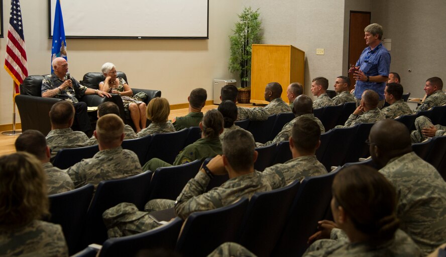 Retired Air Force Col. Thomas Norris, a former prisoner of war, answers a question from the audience Aug. 14, 2017, at Hollister Auditorium, Joint Base Pearl Harbor-Hickam, Hawaii.
