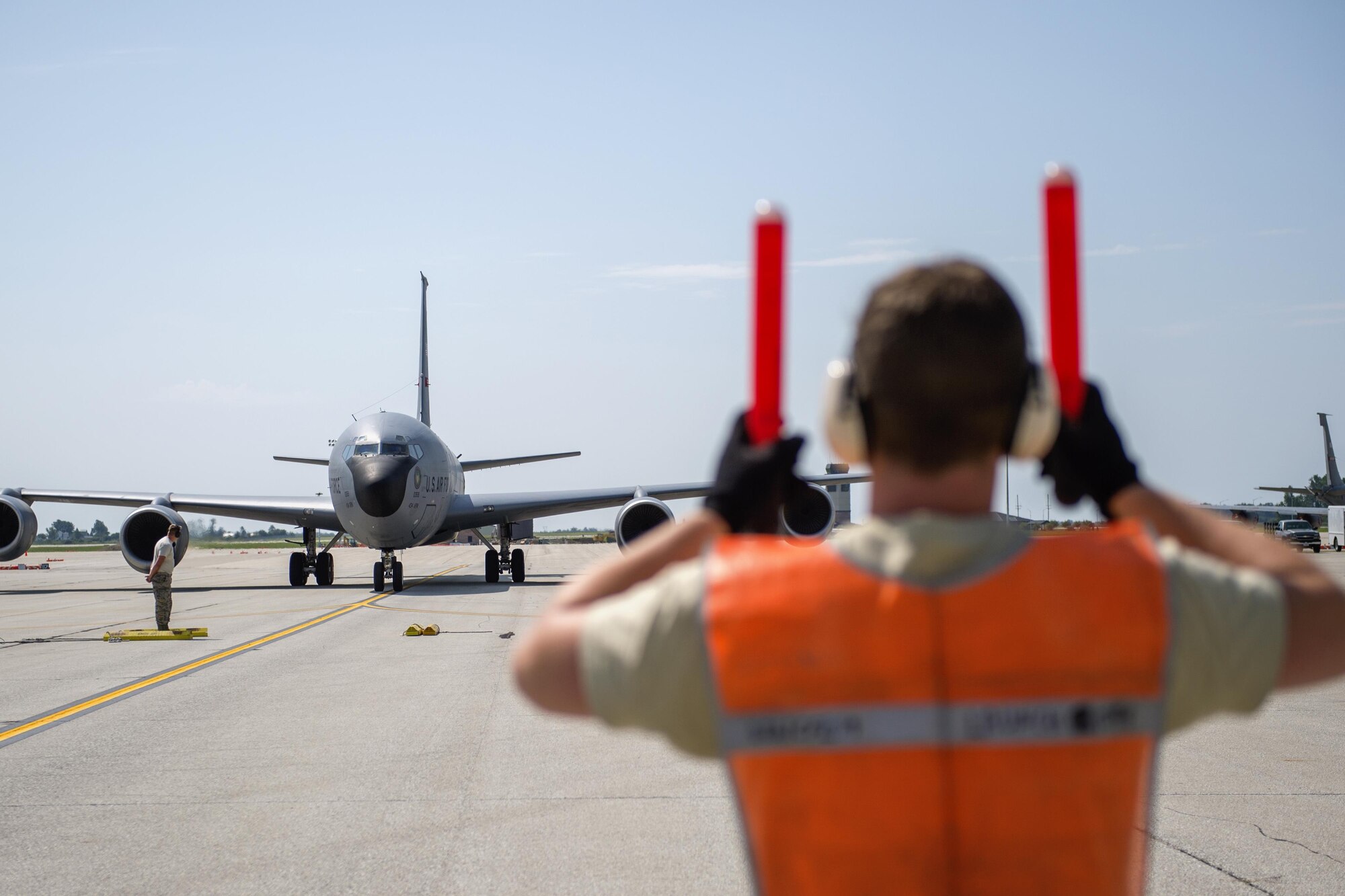 Senior Airman Brandon Wascher, 434th Aircraft Maintenance crew chief, taxi’s a KC-135R Stratotanker aircraft returning from a deployment at Grissom Air Reserve Base, Ind., Aug. 27, 2017.  The tanker was the last of six returning with Grissom Airmen from two separate deployed locations. (U.S. Air Force photo/Tech. Sgt. Benjamin Mota)
