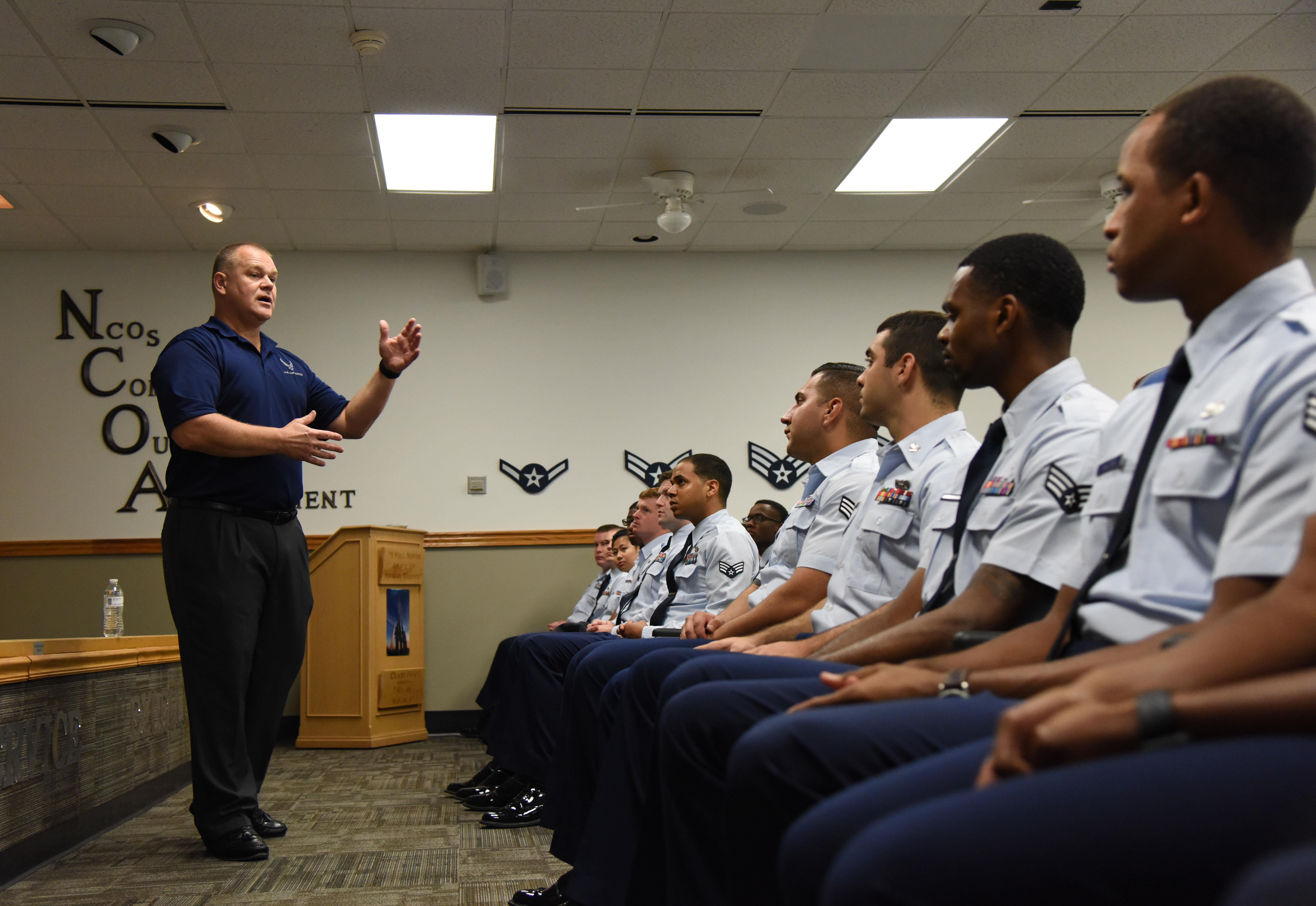 16th CMSAF speaks at Keesler AFB > Keesler Air Force Base > Article Display