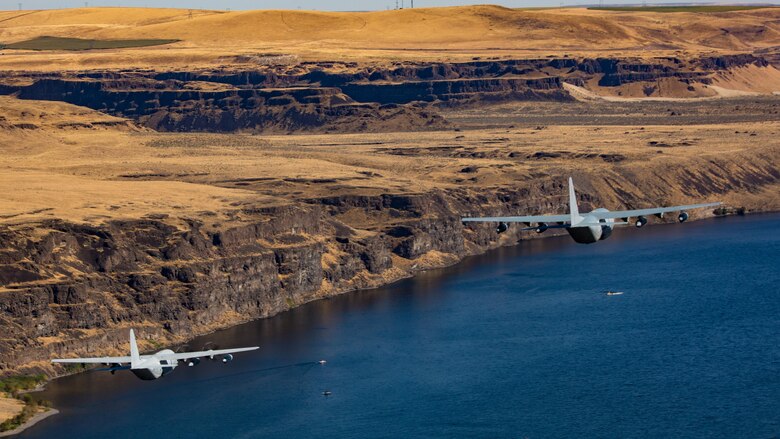 VMGR-152 conducts division tactical navigation