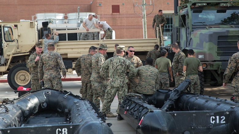 4th Reconnaissance Marines support rescue efforts in wake of Hurricane Harvey