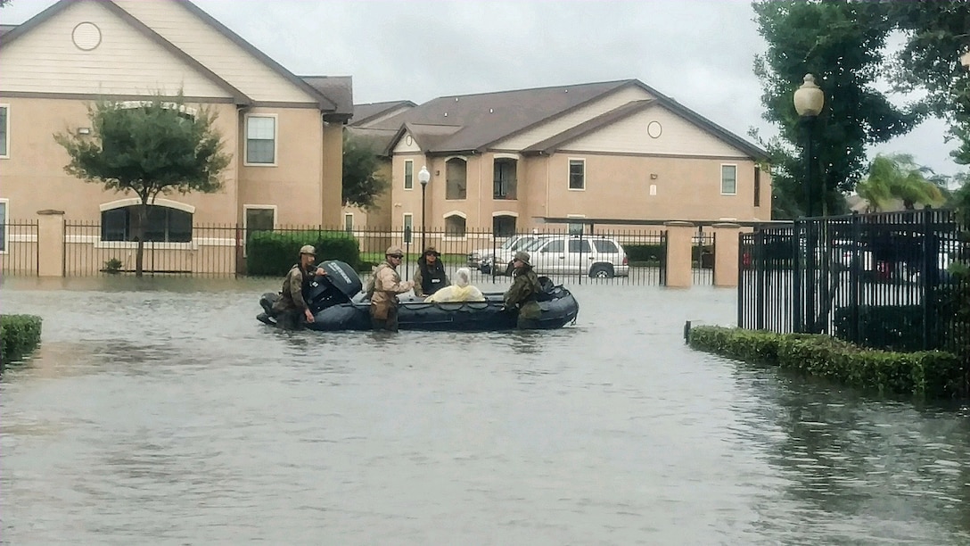 4th Reconnaissance Marines support rescue efforts in wake of Hurricane Harvey