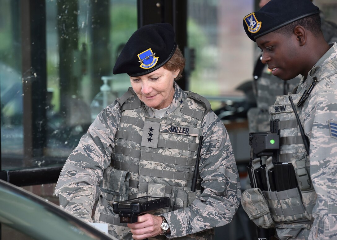 Lt. Gen. Miller visits YARS