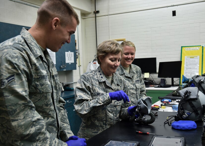 Lt. Gen. Miller visits YARS