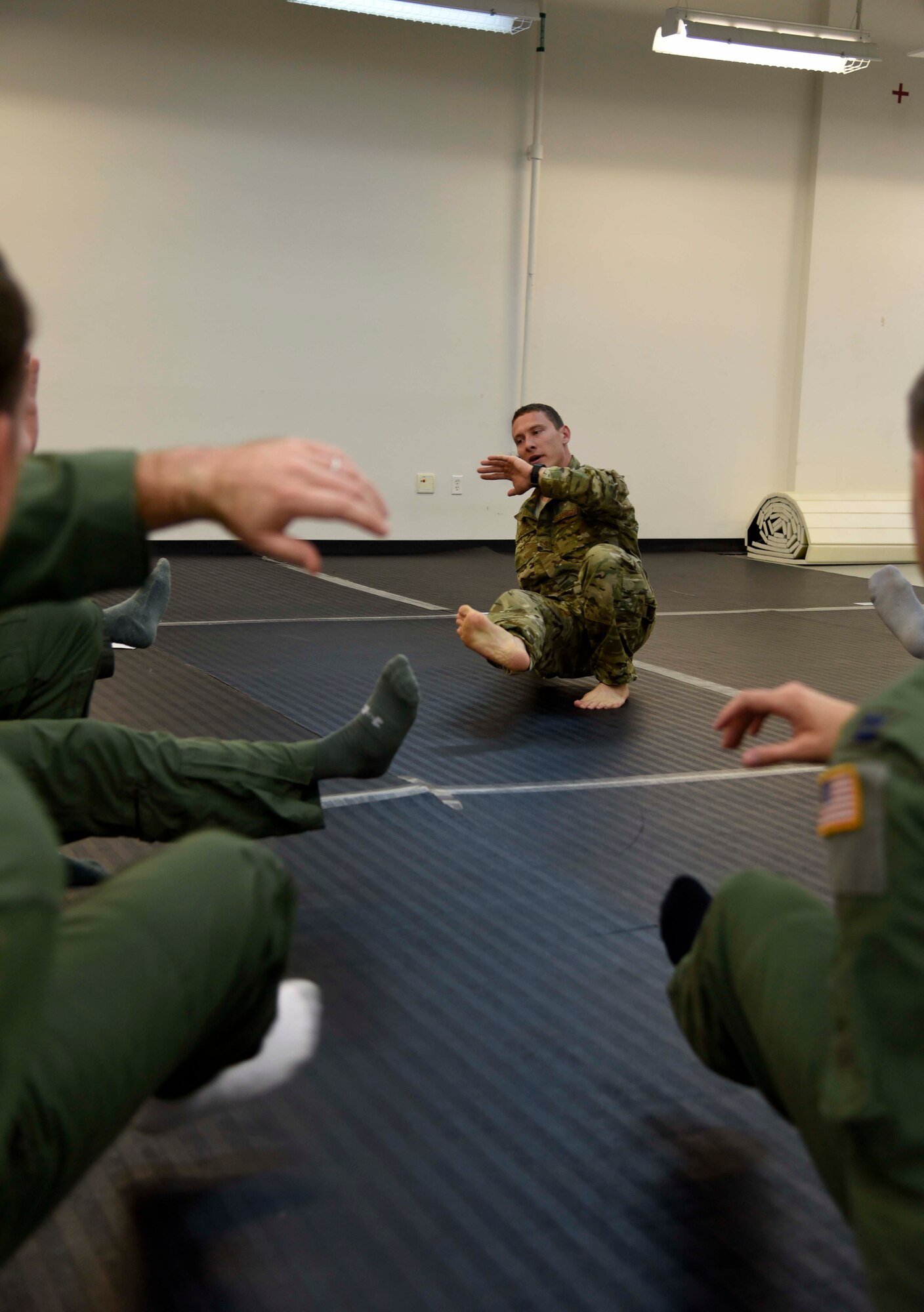 Airmen learn combatives