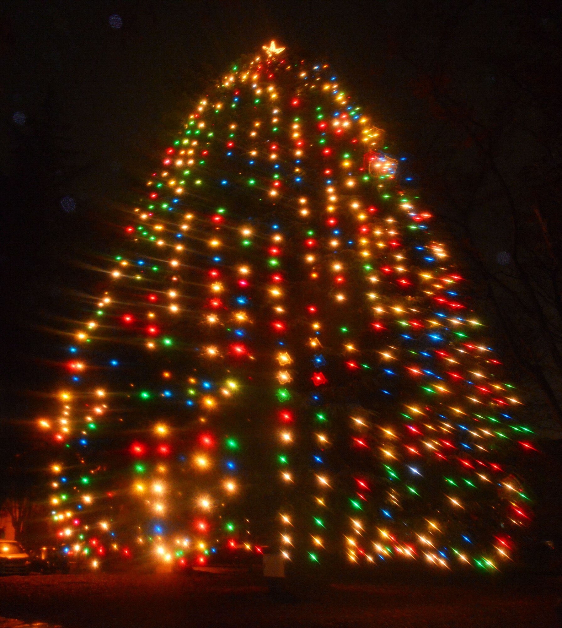 Yokota kicks off holiday season with annual Christmas tree lighting