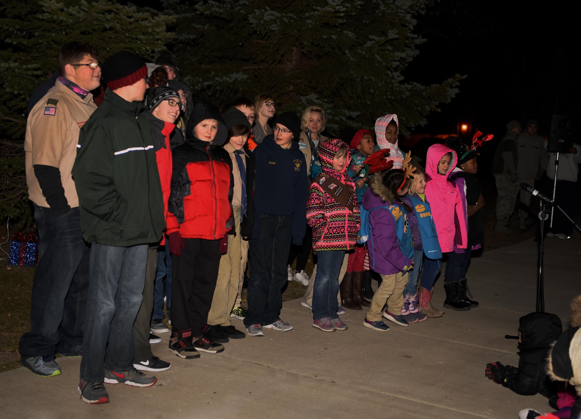 Team Minot brings in the holiday season with tree lighting ceremony