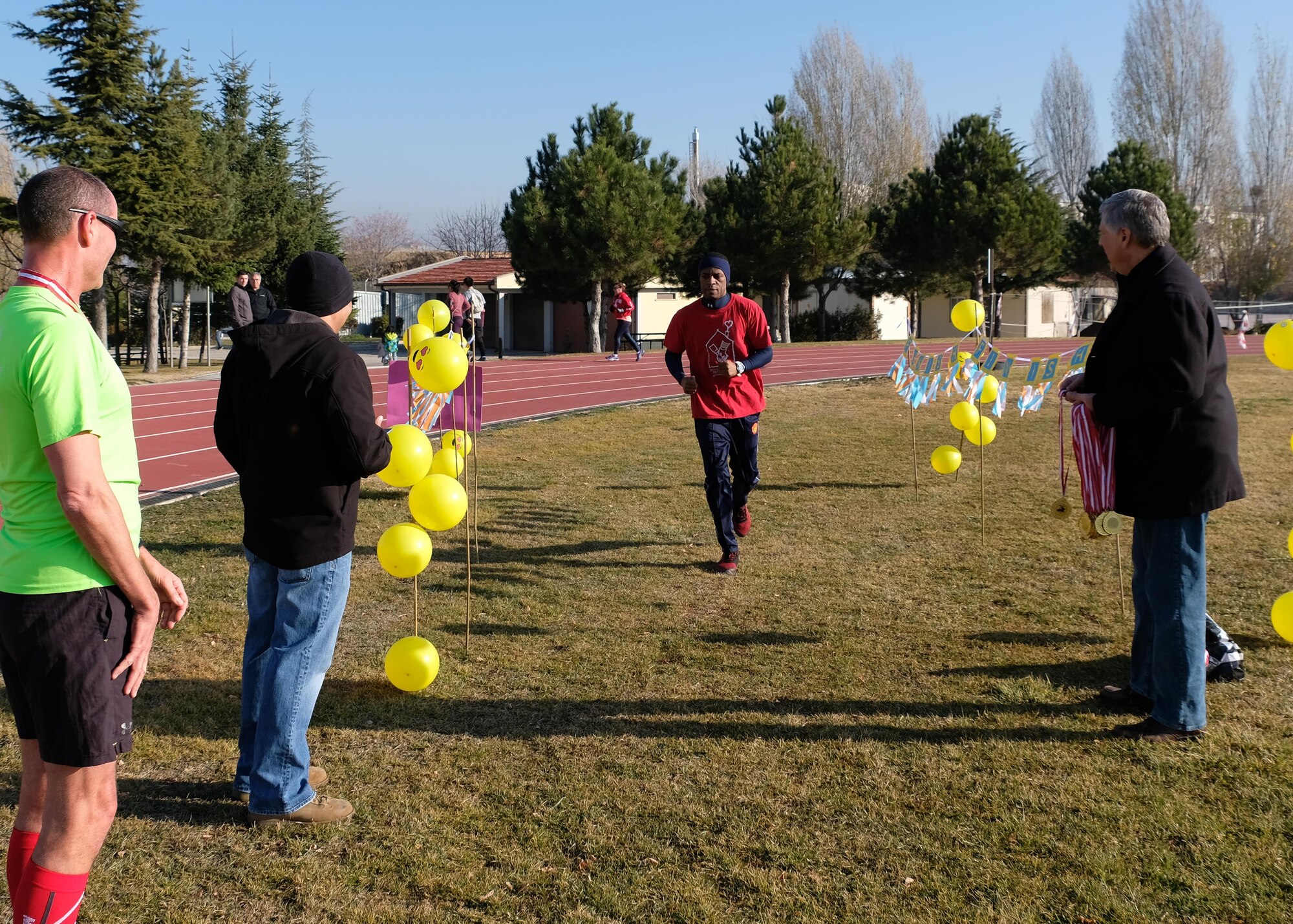 he event raised more than $5,000 for the International Rescue Committee, an organization that provides humanitarian aid to people whose lives have been upended by war, conflict and natural disasters.