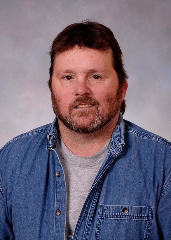 As part of the 2017 NAS Salute to Excellence Awards, Mark Carson, received the Technician of the Year award, for his work in Operations and Management for Aeropropulsion at Arnold AFB. (AEDC photo)