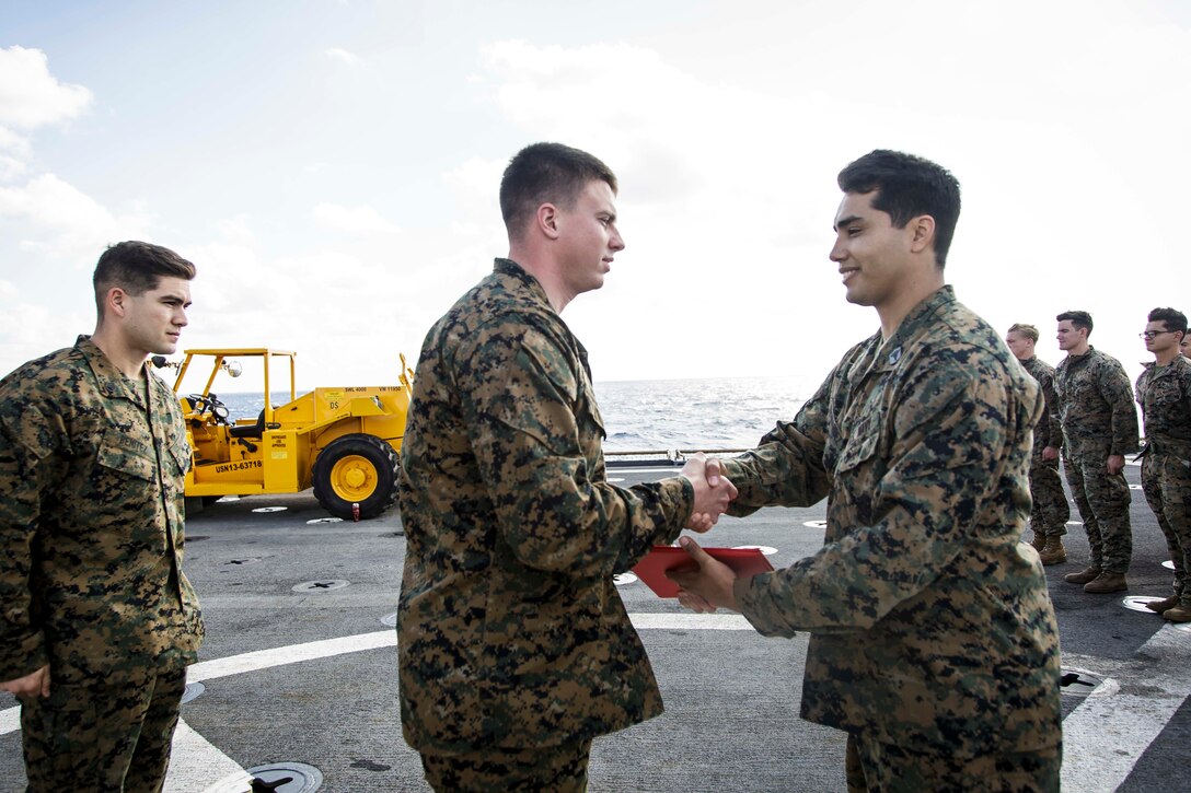 Hospital Corpsman Receives Award Aboard USS Oak Hill