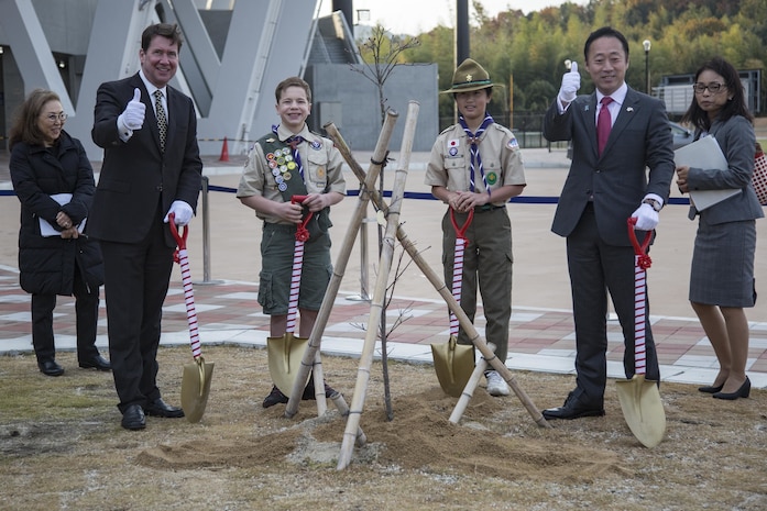 US Ambassador to Japan makes first visit to MCAS Iwakuni, Iwakuni City