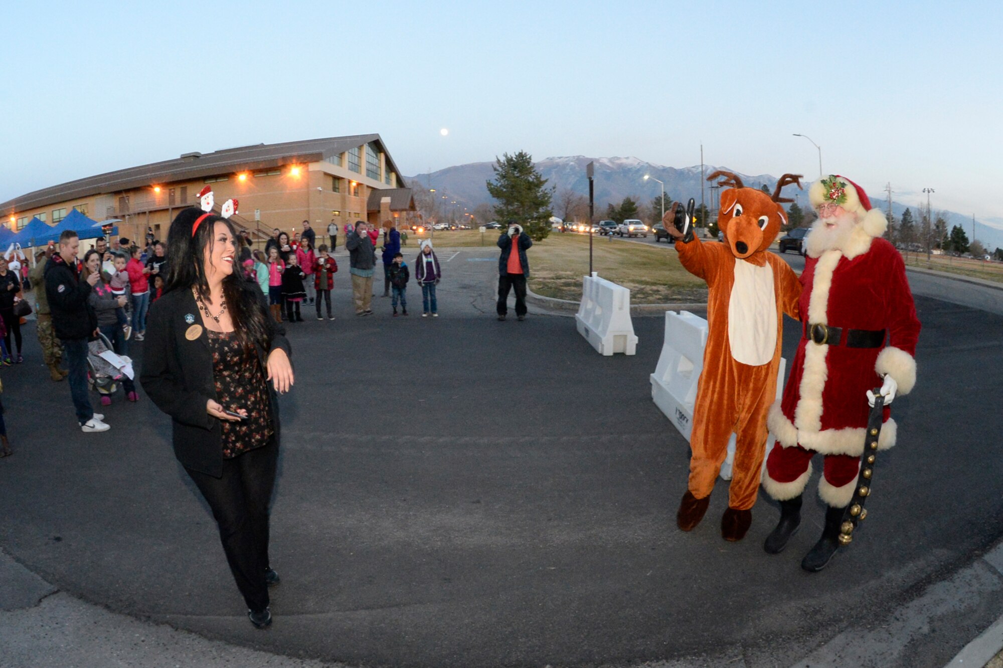 CHILDREN JOIN SANTA TO BRING IN THE HOLIDAYS