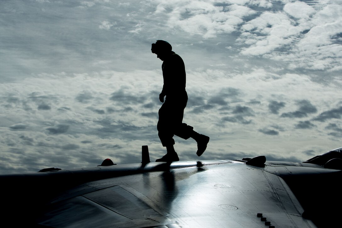 Lance Cpl. David Gaytan, an aircraft ordinance technician with Marine Attack Squadron (VMA) 214 removes ordnance from an AV-8B Harrier II during Exercise Winter Fury 18 at Marine Corps Air Station Miramar, Calif., Nov. 29. Marines prepared several Harriers to support Winter Fury 18, which spans several locations including Marine Corps Air-Ground Combat Center Twentynine Palms, Marine Corps Base Camp Pendleton, MCAS Miramar and MCAS Yuma, Ariz. (U.S. Marine Corps photo by Lance Cpl. Nadia J. Stark/Released)