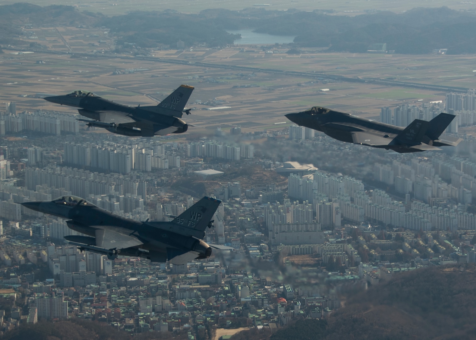 Vipers, Lightning strike Korean Peninsula together for first time