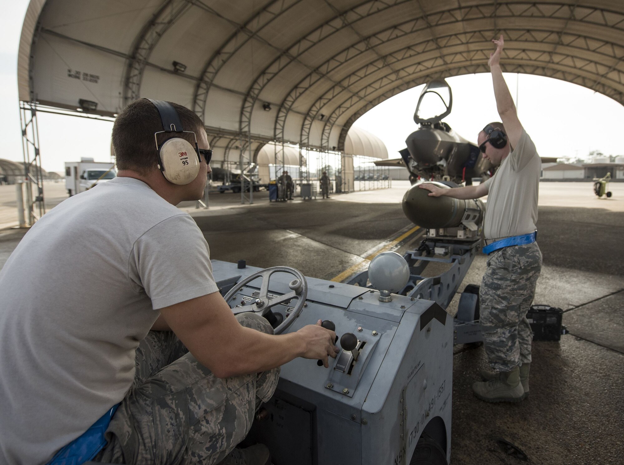 Fast and efficient weapons loaders