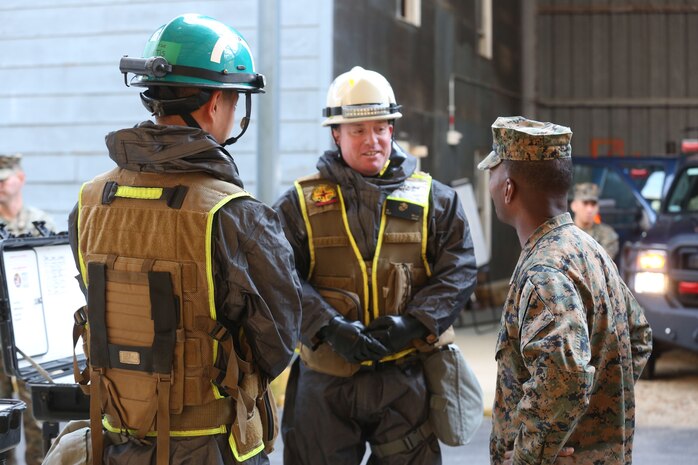 NAVAL SUPPORT FACILITY INDIAN HEAD, Md. – Lt. Gen. Mark A. Brilakis, Commander of U.S. Marine Corps Forces Command, MARFORCOM, received a tour of Naval Support Facility Indian Head and Annex Stump Neck during his visit with MARFORCOM subordinate element Chemical Biological Incident Response Force, CBIRF, Nov. 30, 2017. During his visit he received briefs from CBIRF command staff, toured facilities used by CBIRF, talked to CBIRF Marines and Sailors, and received a demonstration of the response force’s capabilities in case of a crisis. (Official USMC Photos by Staff Sgt. Santiago G. Colon Jr.)