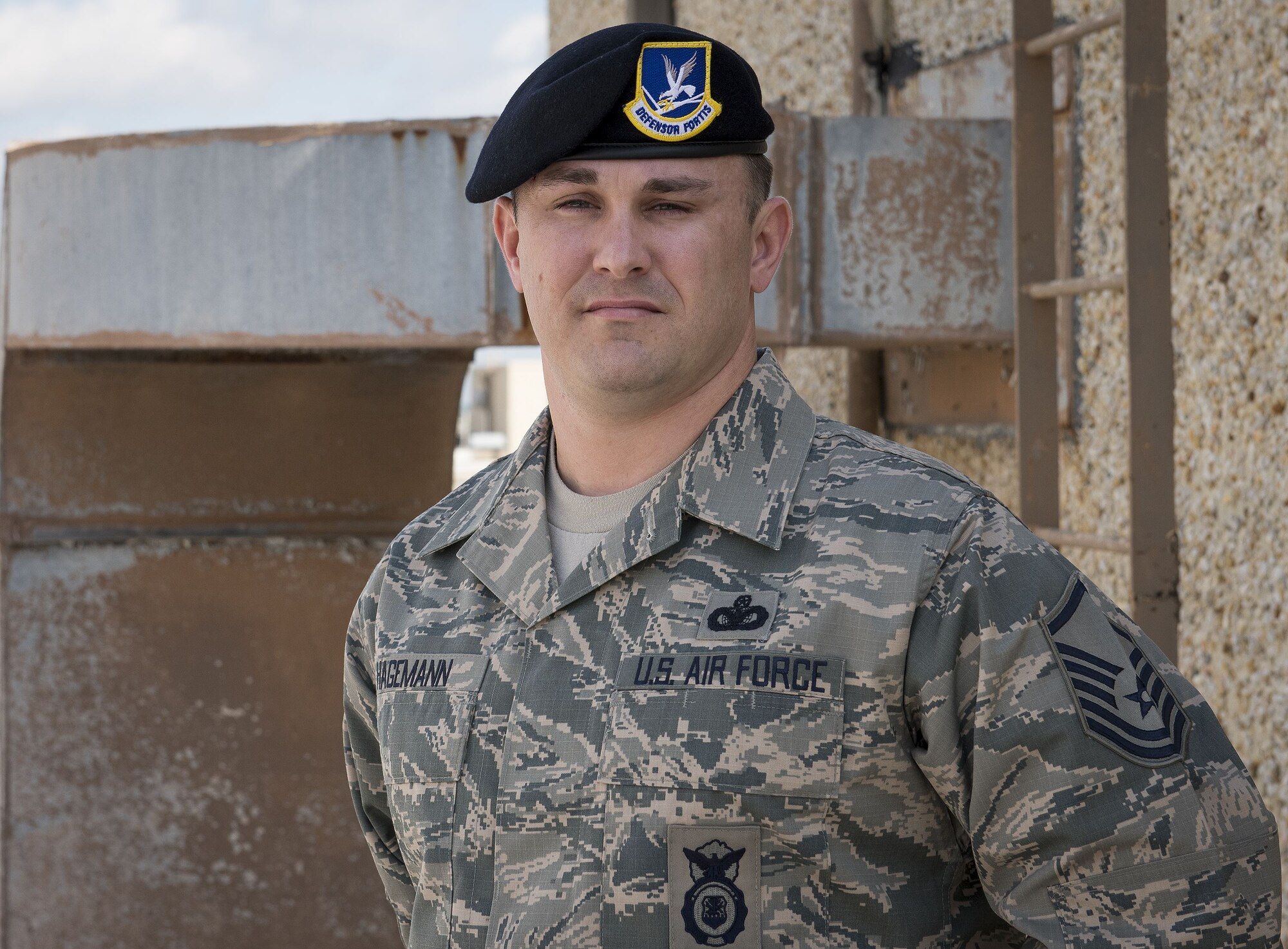 Airman's buddy care effort saves victim's hand