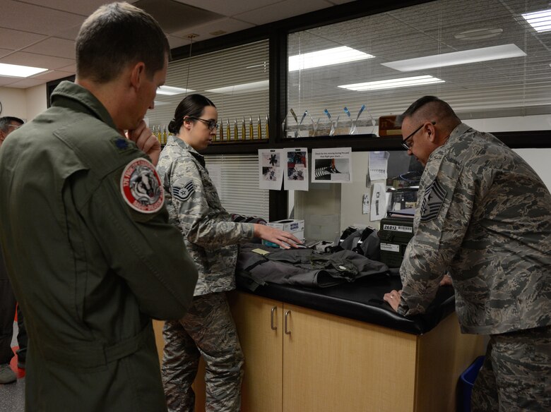 Chief Master Sgt. Richard D. King, 1st Air Force command chief, met with Airmen with the 115th Fighter Wing at the 115th FW in Madison, Wis., Dec. 3, 2017. King came to the wing to speak with Airmen and to discover what they need to accomplish their jobs more effectively. He also spent time thanking Airmen for their achievements, including temporary deployments helping those suffering from recent hurricane damage. (Air National Guard photo by Tech. Sgt. Andrea F. Rhode)