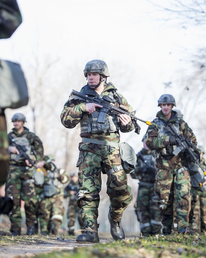 U.S. Air Force Airmen from the 133rd Security Forces Squadron participate in a training exercise at the 934th Explosive Ordinance Range in St. Paul, Minn., Nov. 19, 2017.