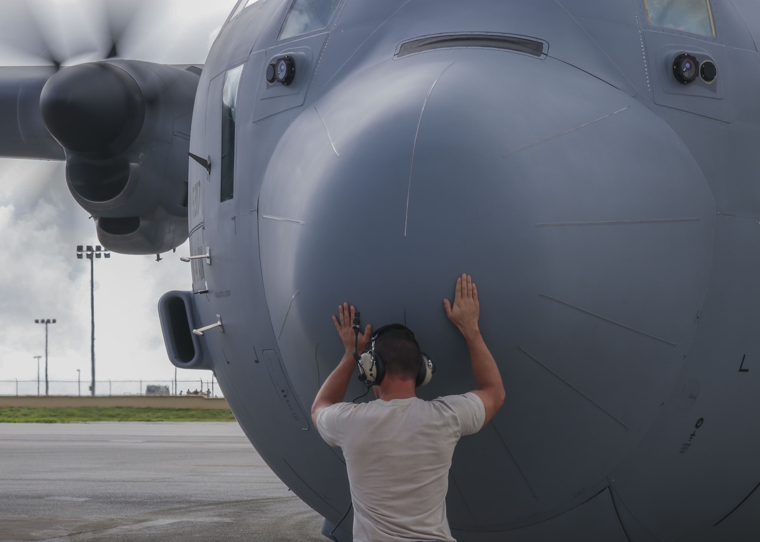 Maintainers help aircrews deliver bundles of joy