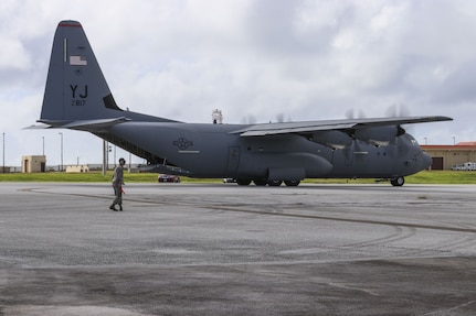 Maintainers help aircrews deliver bundles of joy