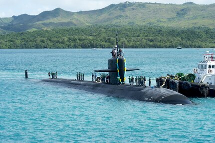 (U.S. Navy photo by Culinary Specialist Submarines Seaman Jonathan Perez/RELEASED)