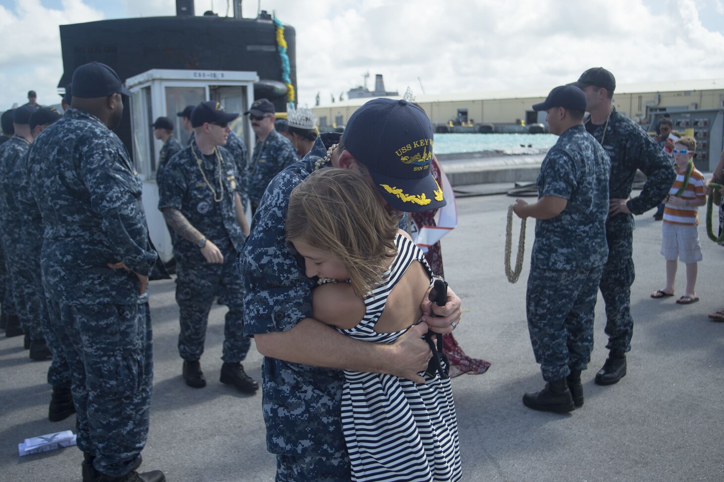 (U.S. Navy photo by Culinary Specialist Submarines Seaman Jonathan Perez/RELEASED)