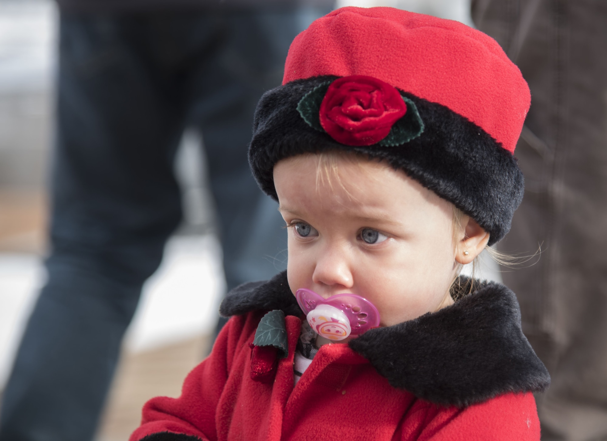 35th OG Airmen bring holiday cheer to Hirosaki orphanage